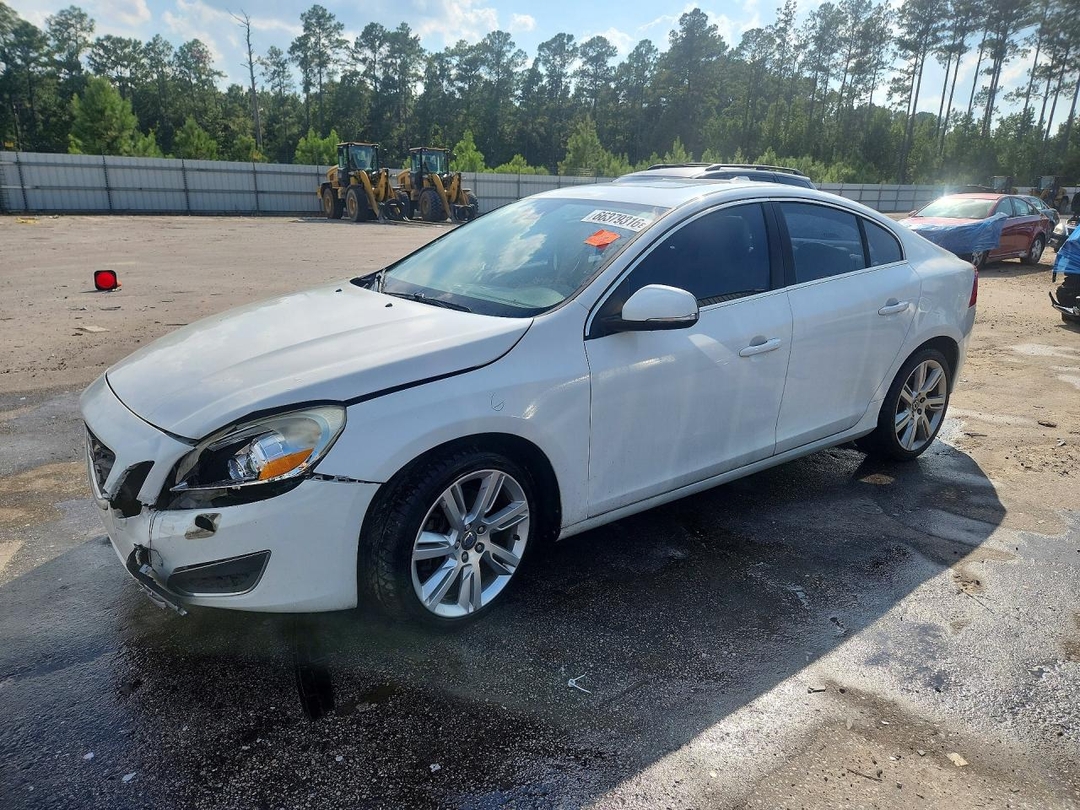 Вид 2012 VOLVO S60 T6, угол 1