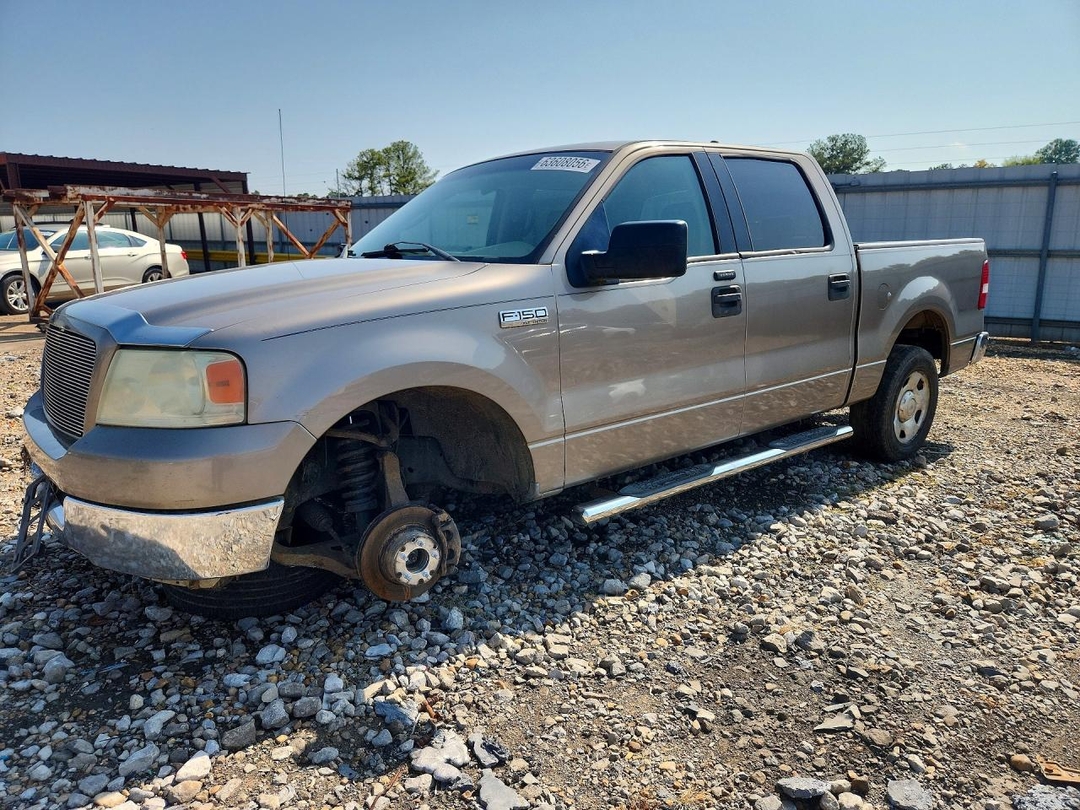 Vue de 2004 FORD F150 SUPERCREW, angle 1
