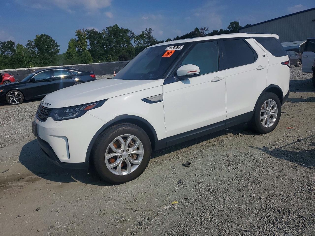 Vue de 2020 LAND ROVER DISCOVERY SE, angle 1