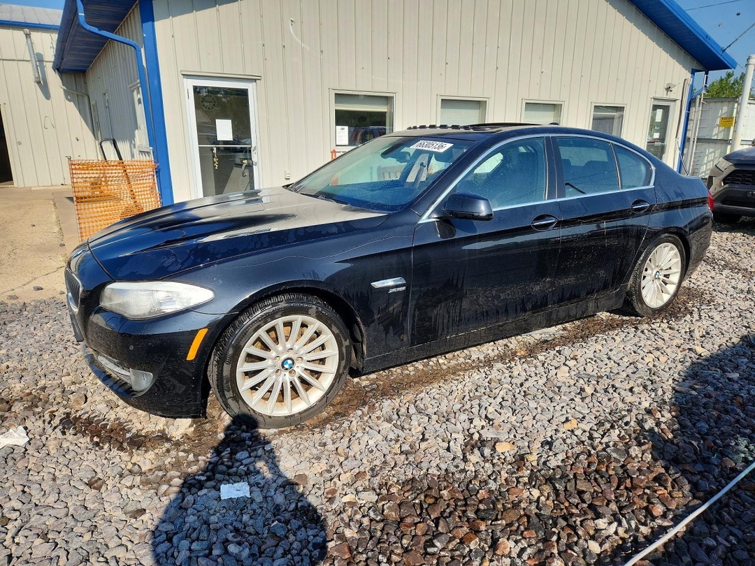منظر 2012 BMW 535 XI، زاوية 1