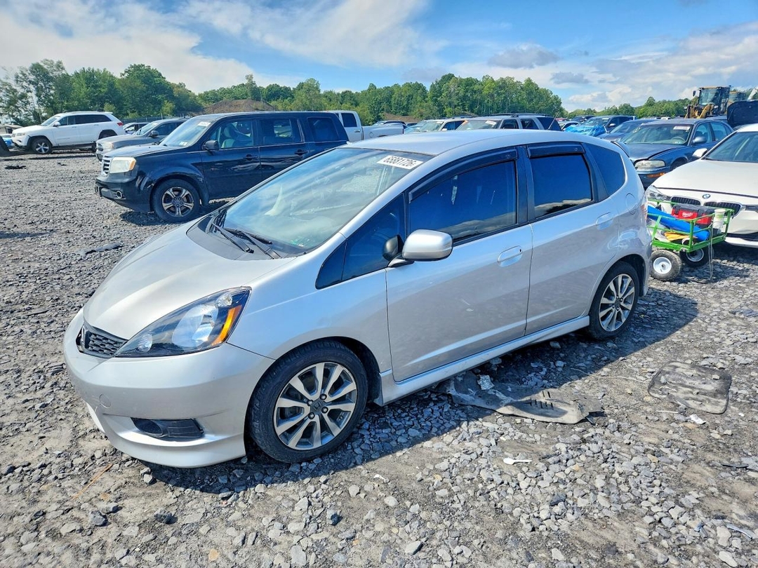 Вид 2013 HONDA FIT SPORT, угол 1