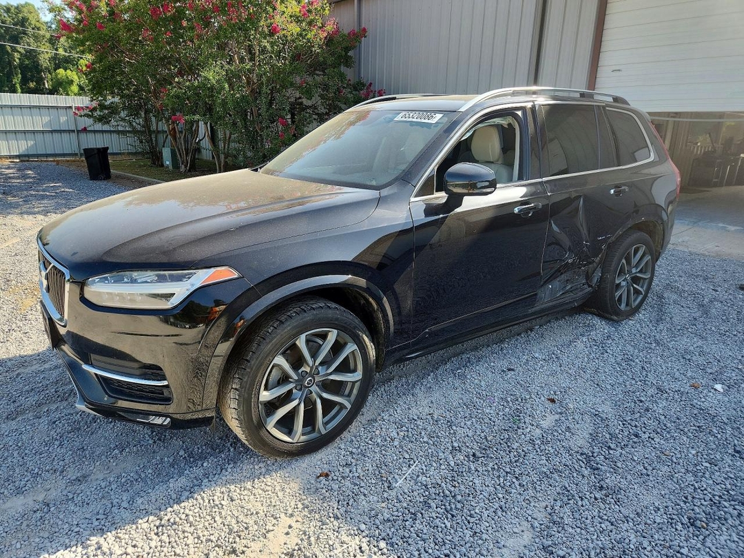 Vista de 2019 VOLVO XC90 T5 MOMENTUM, ángulo 1