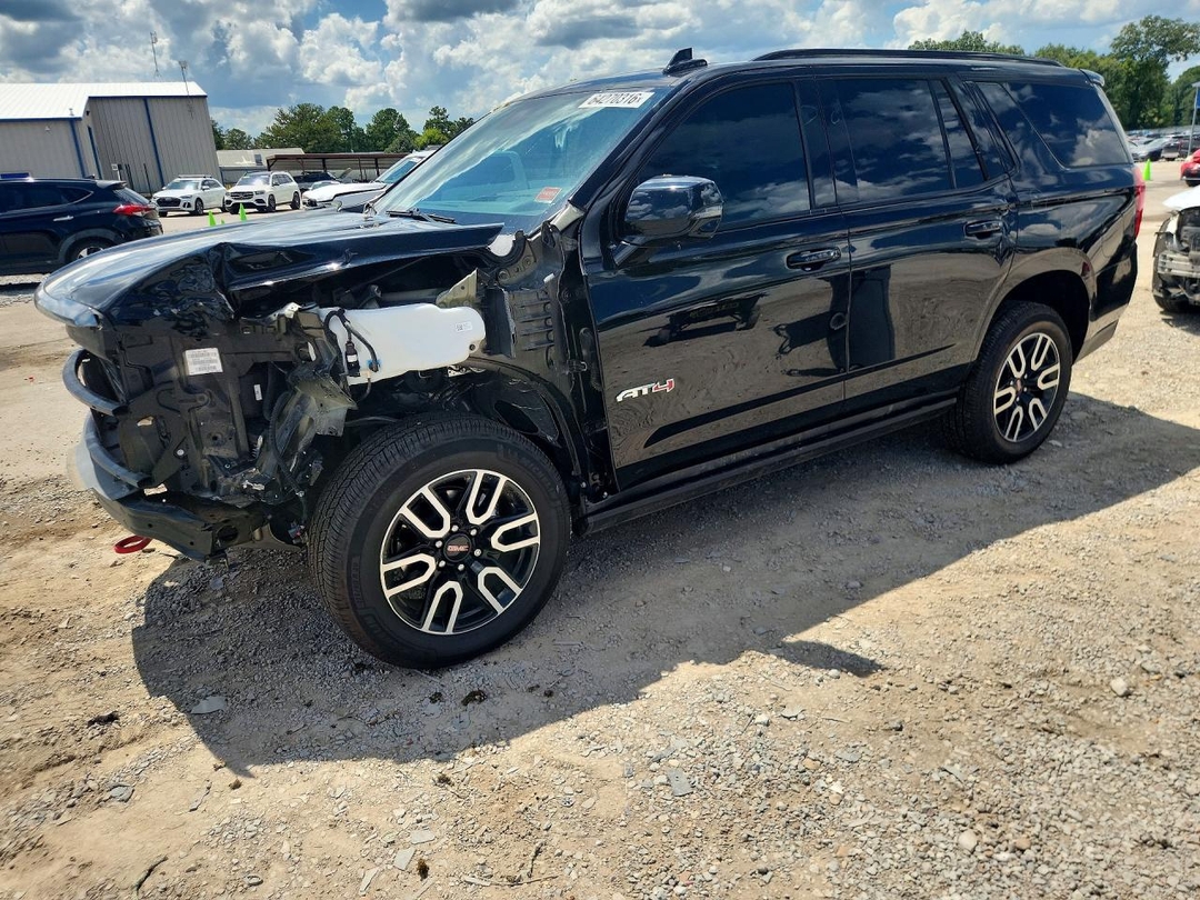 منظر 2023 GMC YUKON AT4، زاوية 1