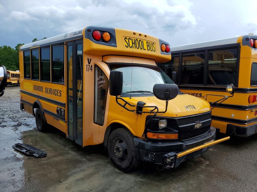 منظر 2016 CHEVROLET EXPRESS SCHOOL BUS، زاوية 1