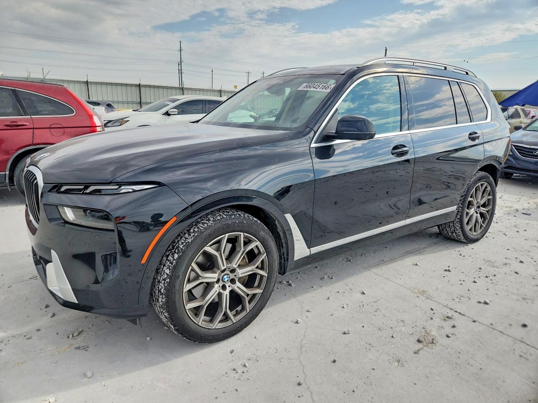 Вид 2023 BMW X7 XDRIVE40I, угол 1