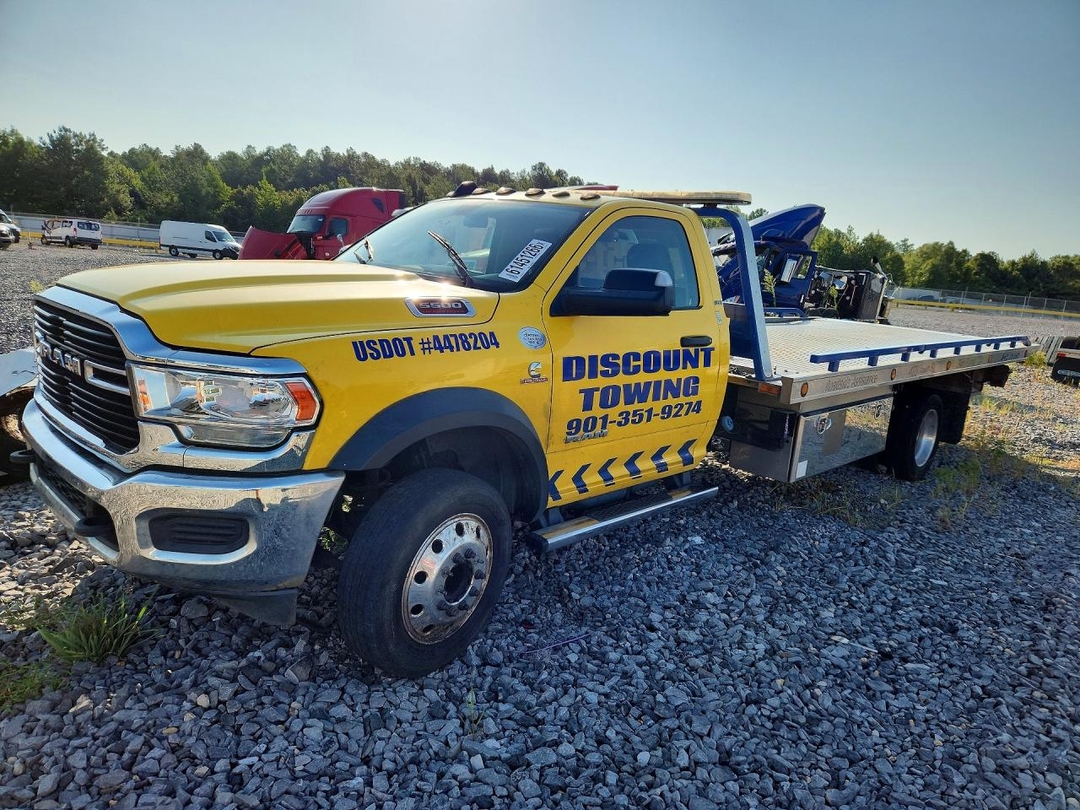 Vista de 2019 RAM 5500, ángulo 1