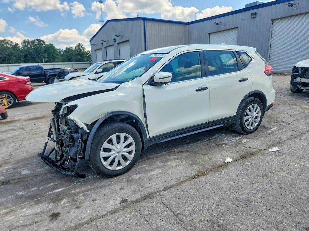 Vue de 2017 NISSAN ROGUE S, angle 1