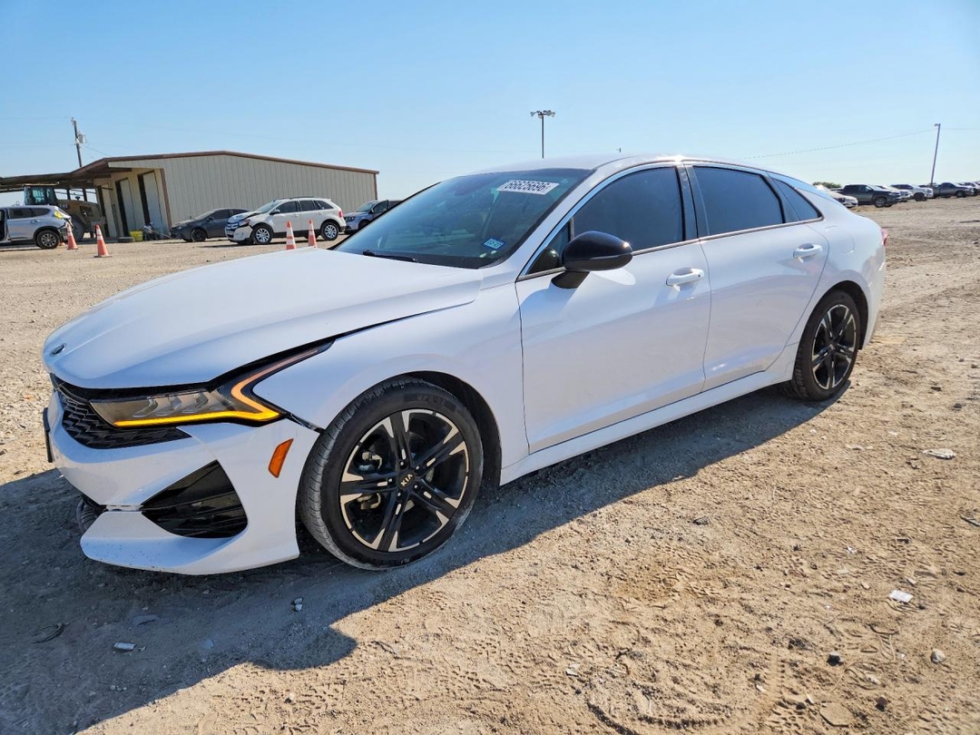 منظر 2021 KIA K5 GT LINE، زاوية 1
