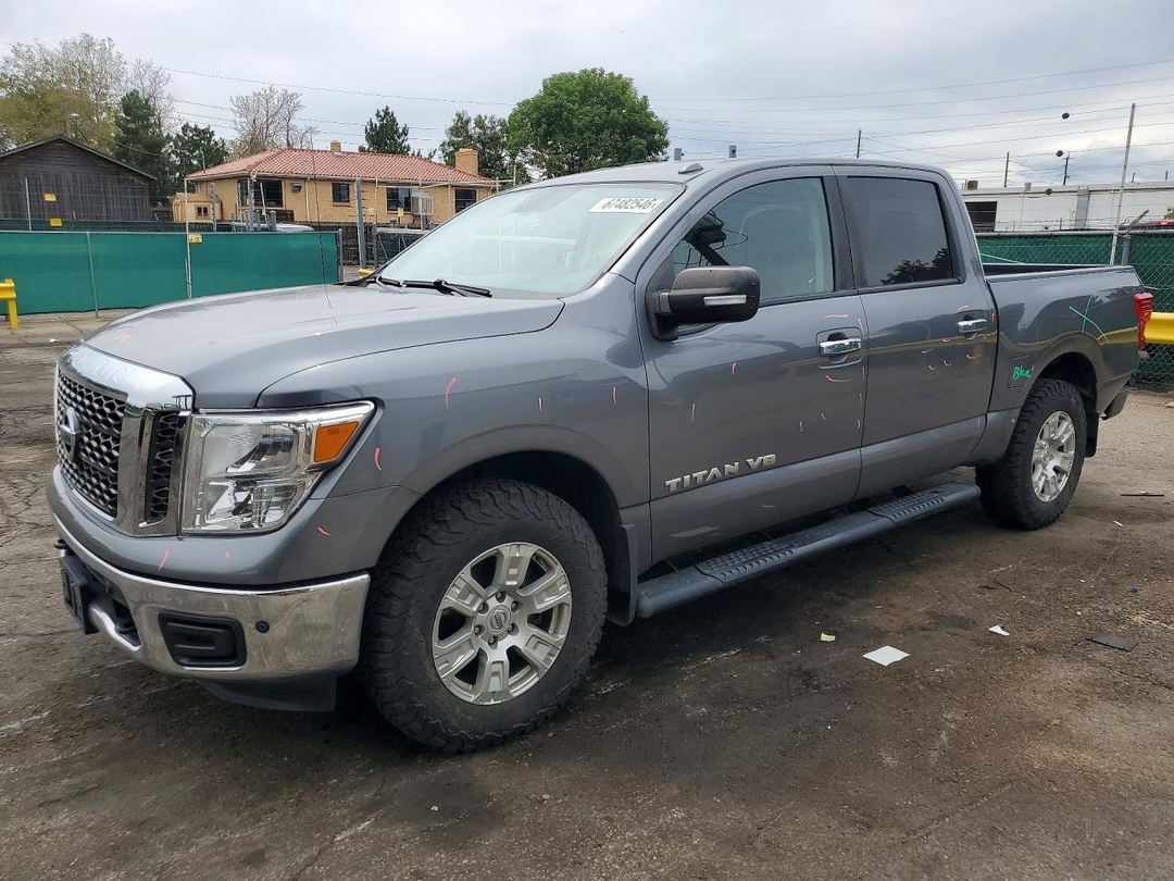 Vedere 2018 NISSAN TITAN SV, unghi 1