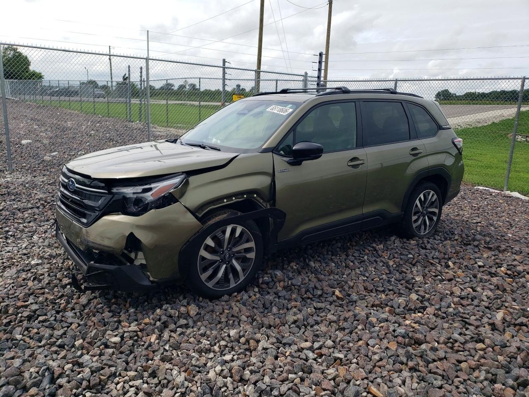Vue de 2025 SUBARU FORESTER TOURING, angle 1