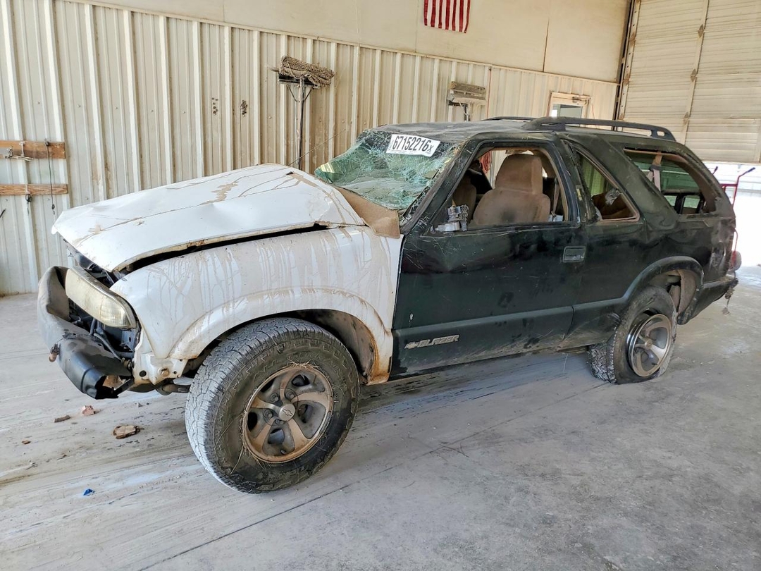Vue de 2002 CHEVROLET BLAZER, angle 1