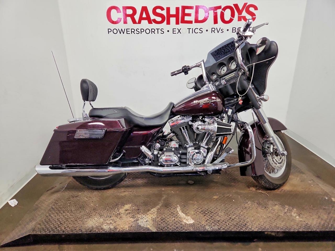 Vista de 2007 HARLEY-DAVIDSON FLHX, ángulo 1