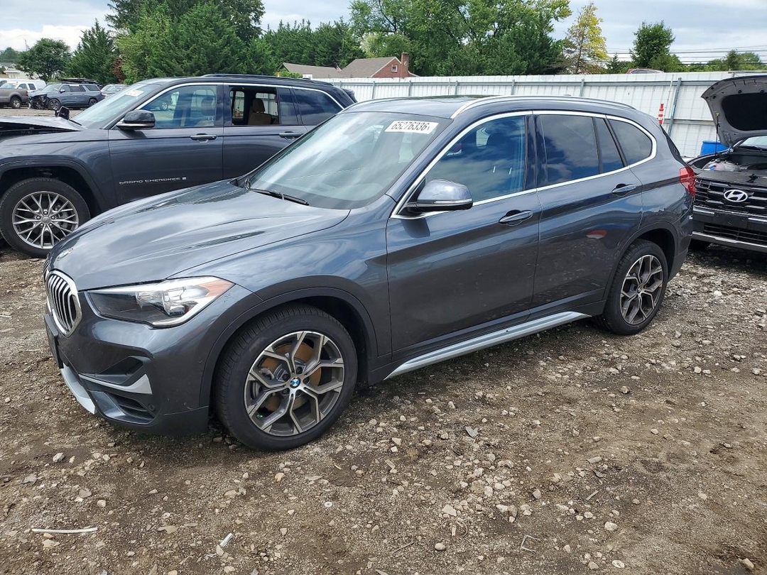 منظر 2021 BMW X1 XDRIVE28I، زاوية 1