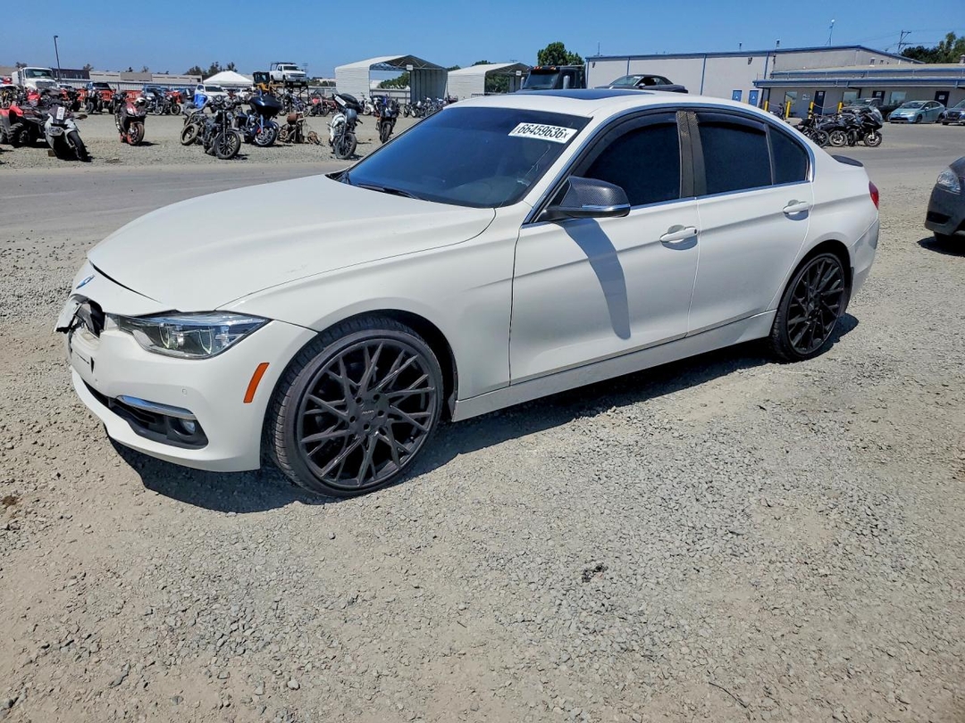 منظر 2017 BMW 330 XI، زاوية 1