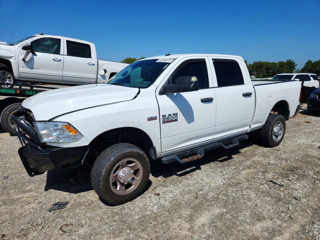 منظر 2018 RAM 2500 ST، زاوية 1