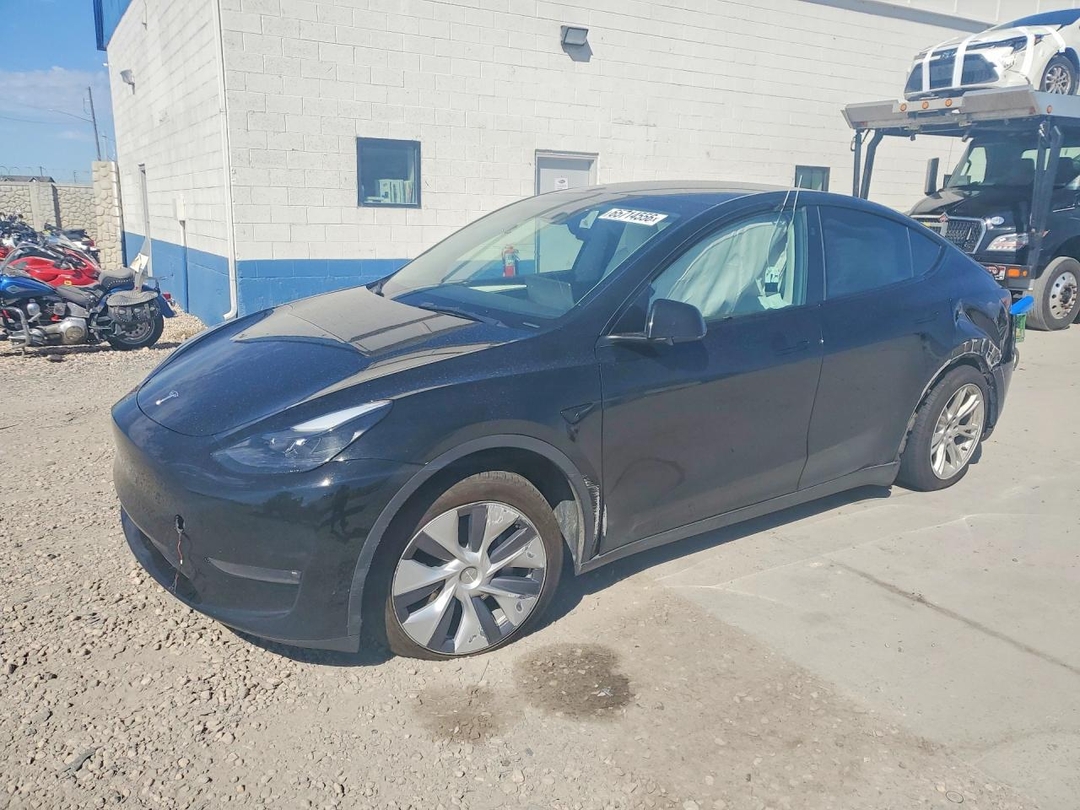 Vue de 2023 TESLA MODEL Y, angle 1