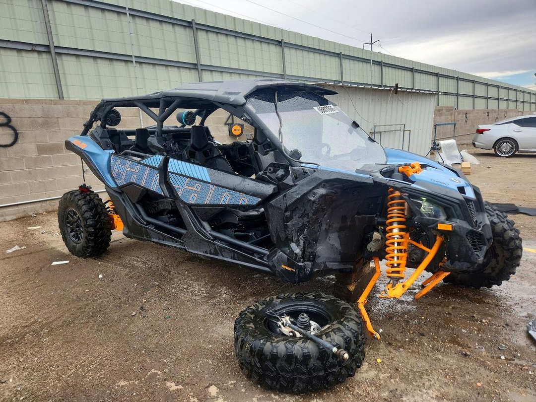 Vue de 2022 CAN-AM MAVERICK X3 UTILITY VEHICLE, angle 1