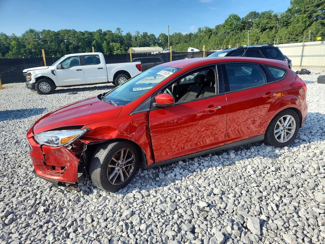 Вид 2018 FORD FOCUS SE, угол 1