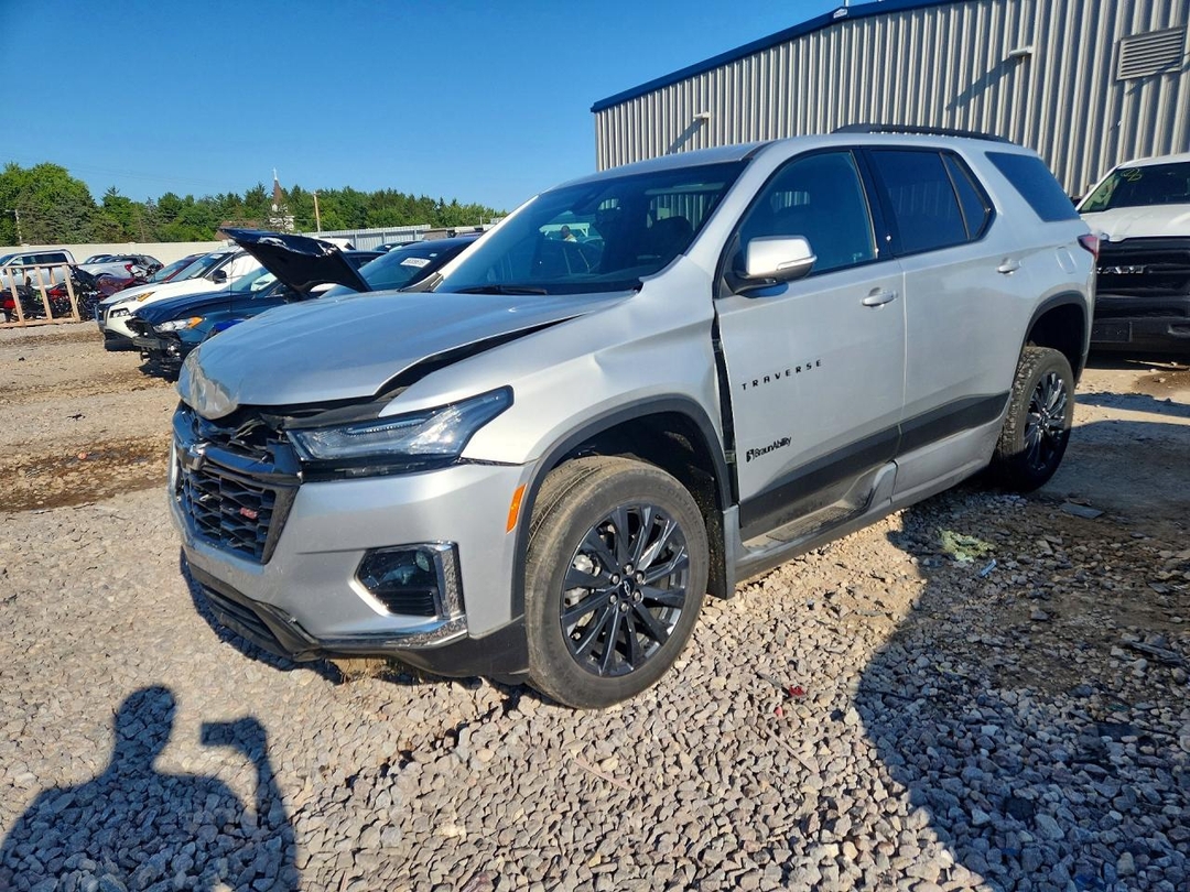 Vista de 2022 CHEVROLET TRAVERSE RS, ángulo 1