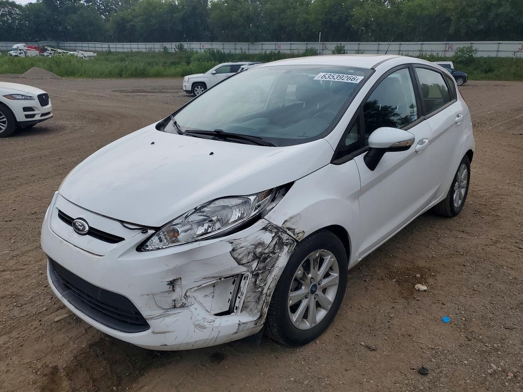 منظر 2013 FORD FIESTA SE، زاوية 1