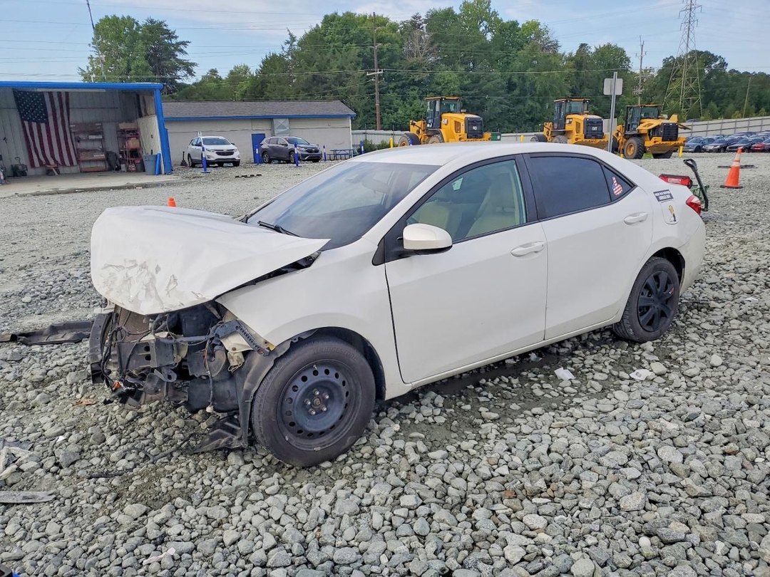 Vista de 2017 TOYOTA COROLLA LE, ángulo 1