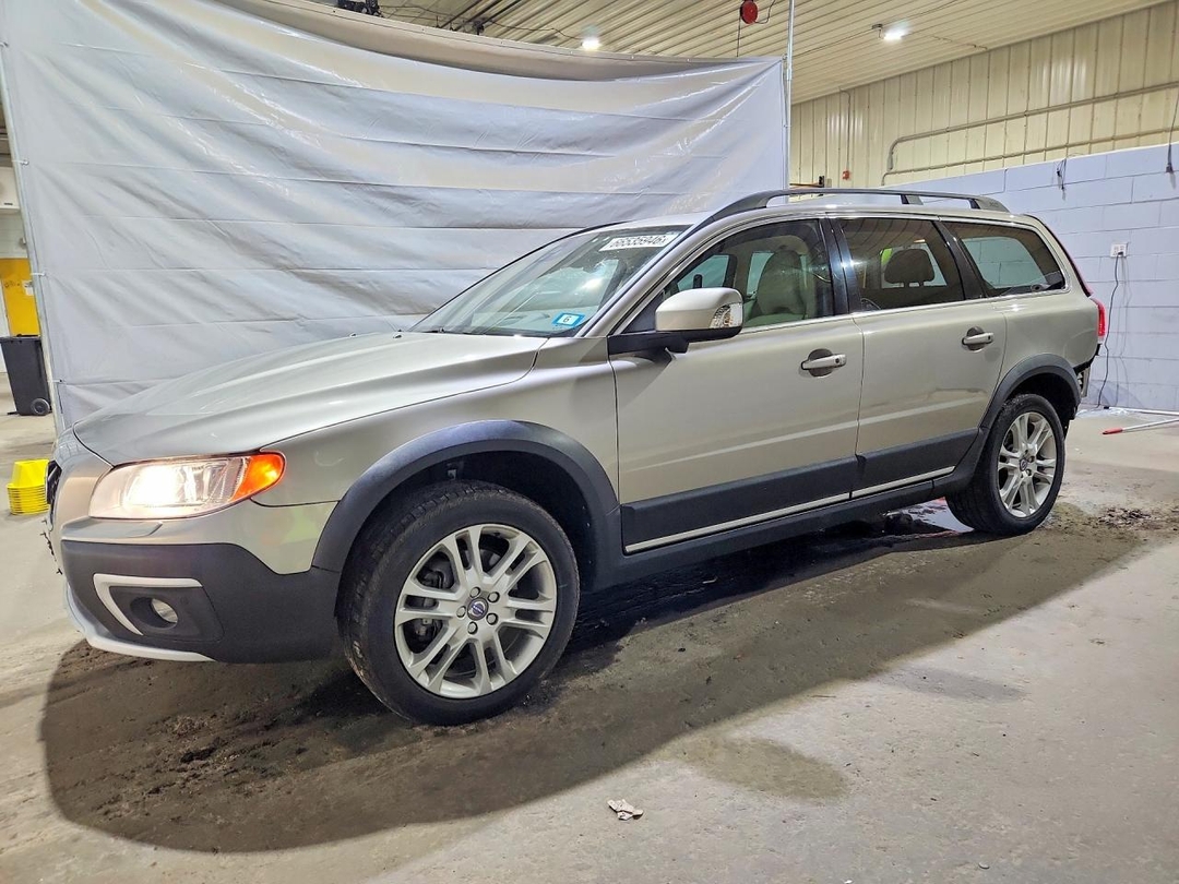 Vue de 2016 VOLVO XC70 T5 PLATINUM, angle 1