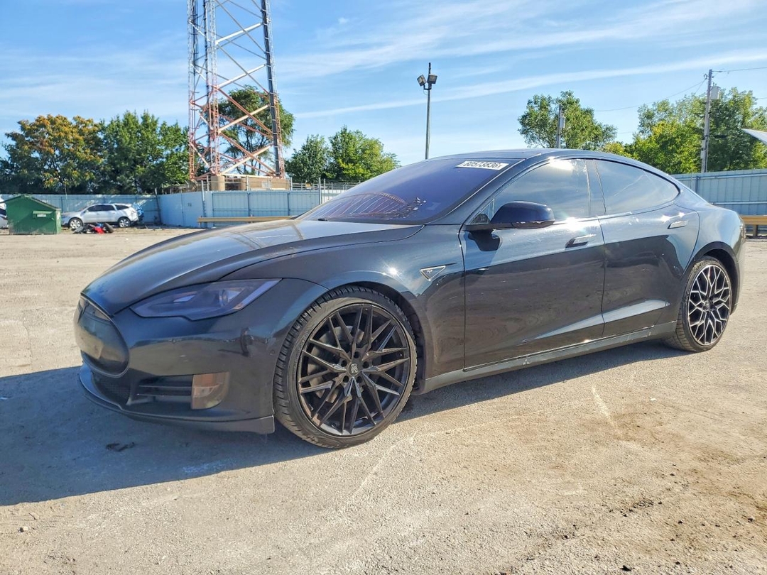 Vista de 2016 TESLA MODEL S, ángulo 1