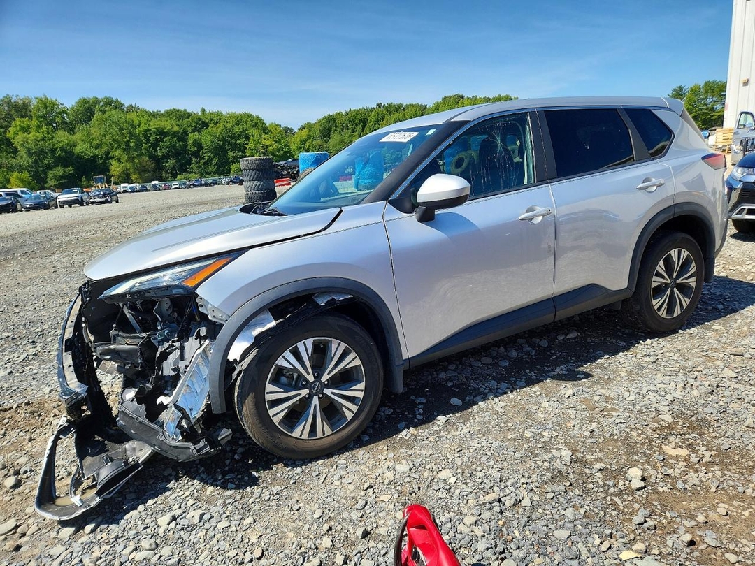Vue de 2023 NISSAN ROGUE SV, angle 1