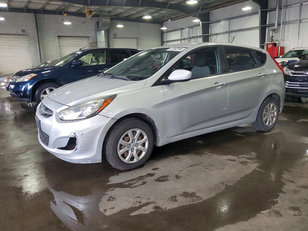 Вид 2013 HYUNDAI ACCENT GS, угол 1