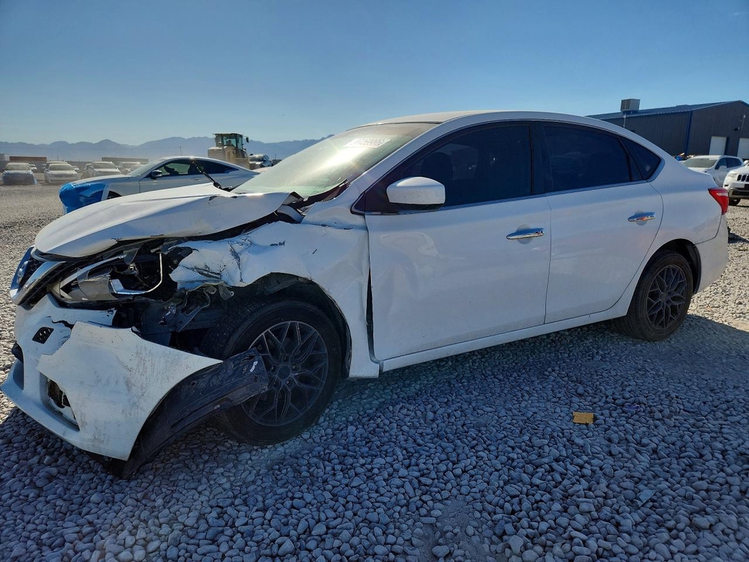 منظر 2019 NISSAN SENTRA SV، زاوية 1