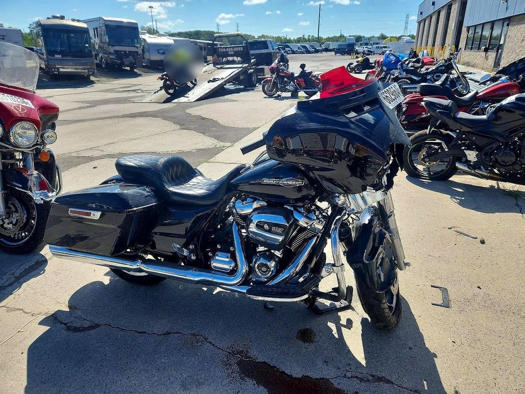 منظر 2023 HARLEY-DAVIDSON FLHX، زاوية 1