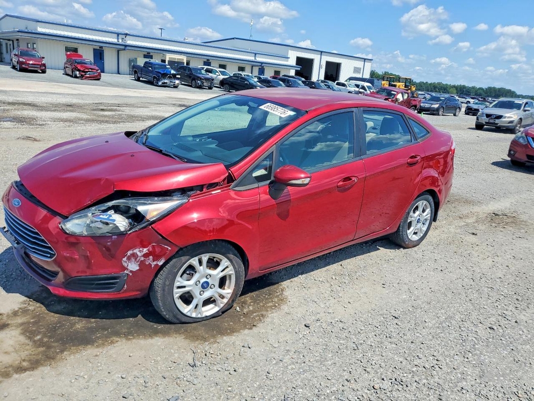 Vue de 2016 FORD FIESTA SE, angle 1