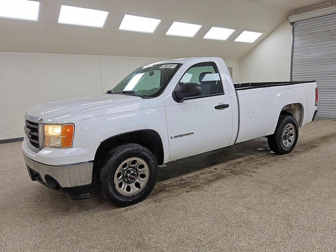 Вид 2008 GMC SIERRA C1500, угол 1