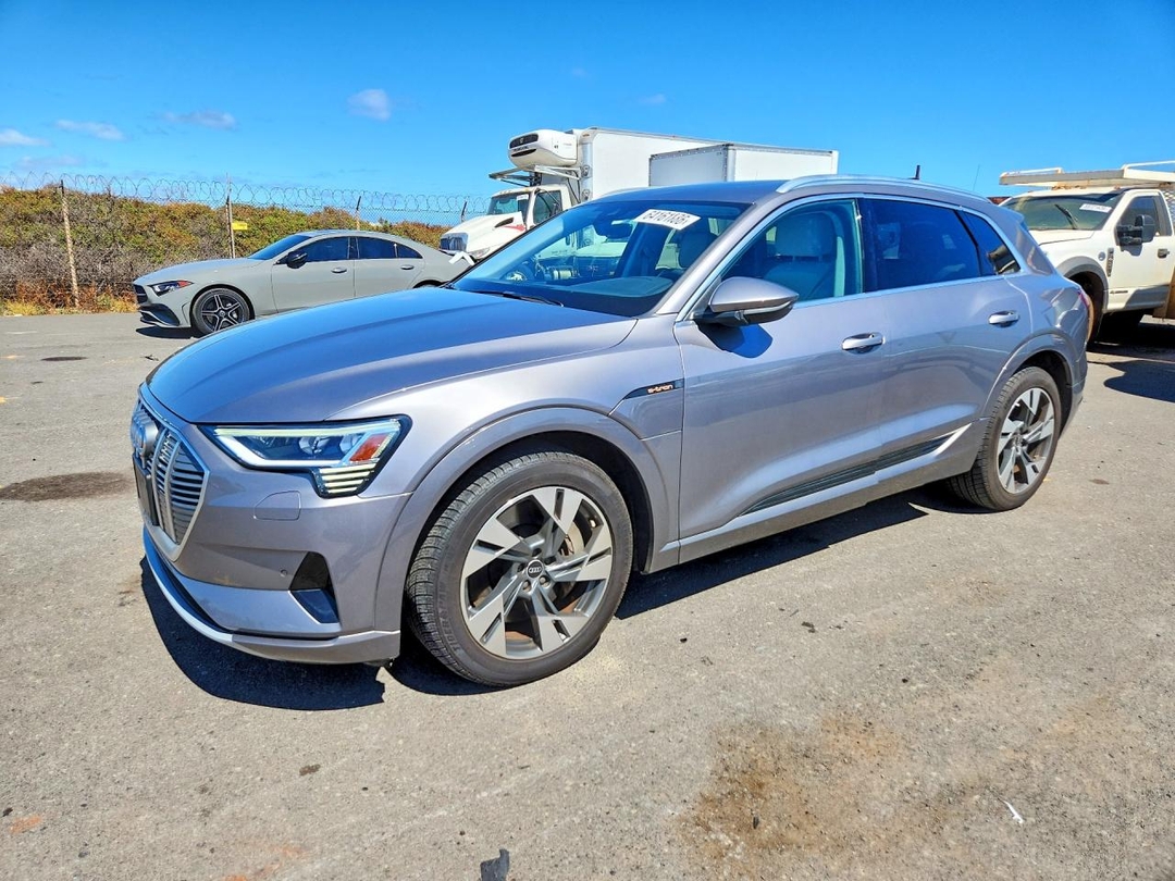 منظر 2022 AUDI E-TRON PREMIUM، زاوية 1