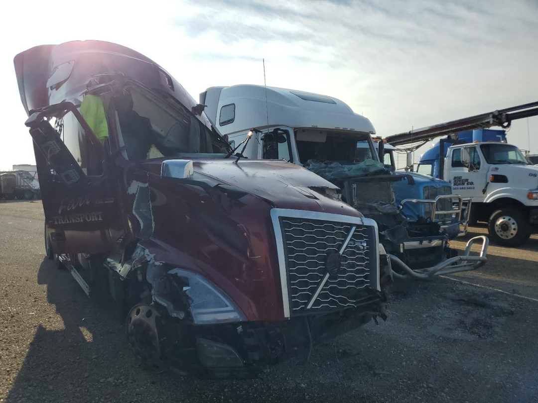 Вид 2024 VOLVO VNL SEMI TRUCK, угол 1