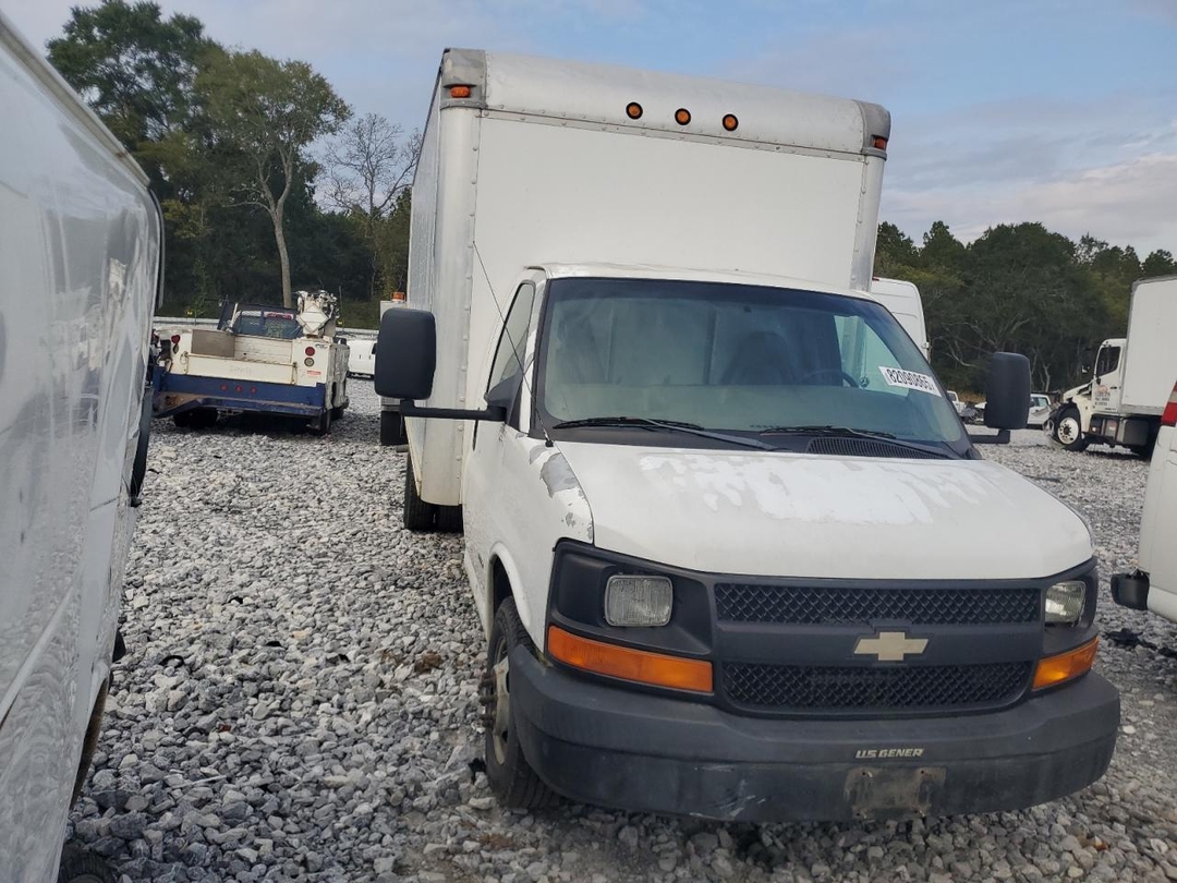 Vista de 2006 CHEVROLET EXPRESS G3500, ángulo 1
