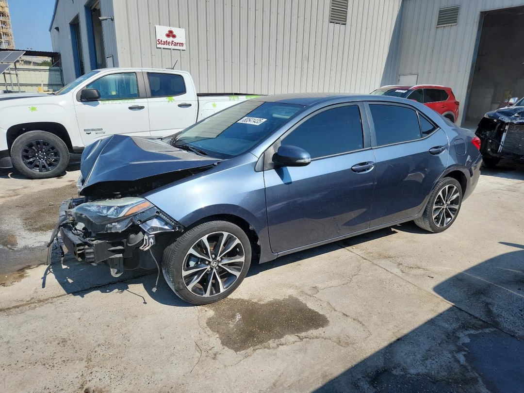 Vue de 2018 TOYOTA COROLLA SE, angle 1