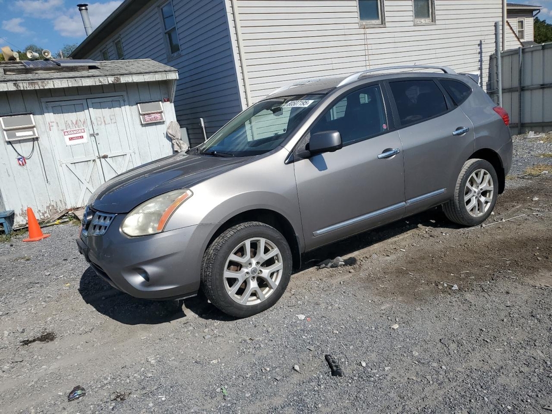 Vue de 2013 NISSAN ROGUE S, angle 1