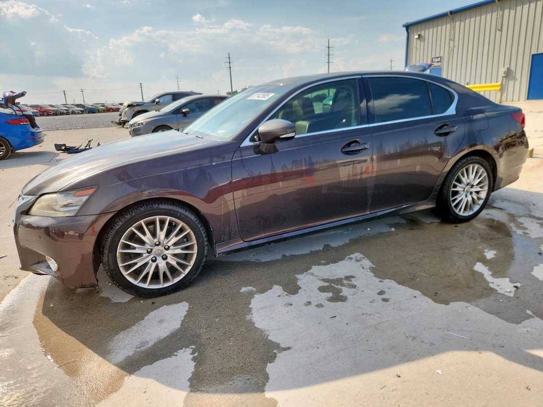 Vue de 2013 LEXUS GS 350, angle 1