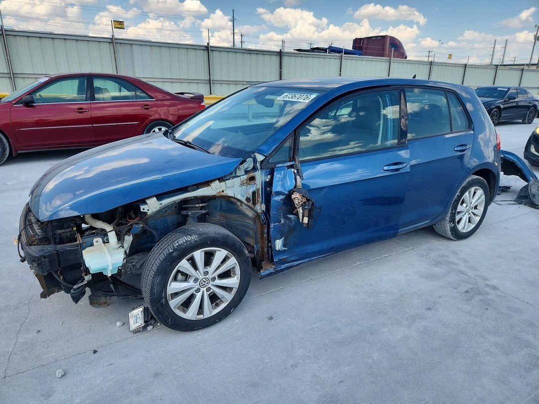 Vista de 2020 VOLKSWAGEN GOLF, ángulo 1