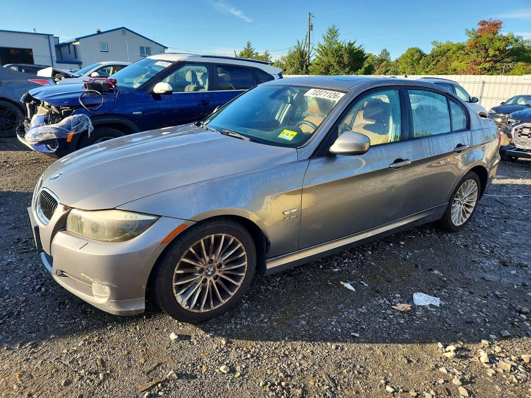 Vue de 2011 BMW 328 XI SULEV, angle 1