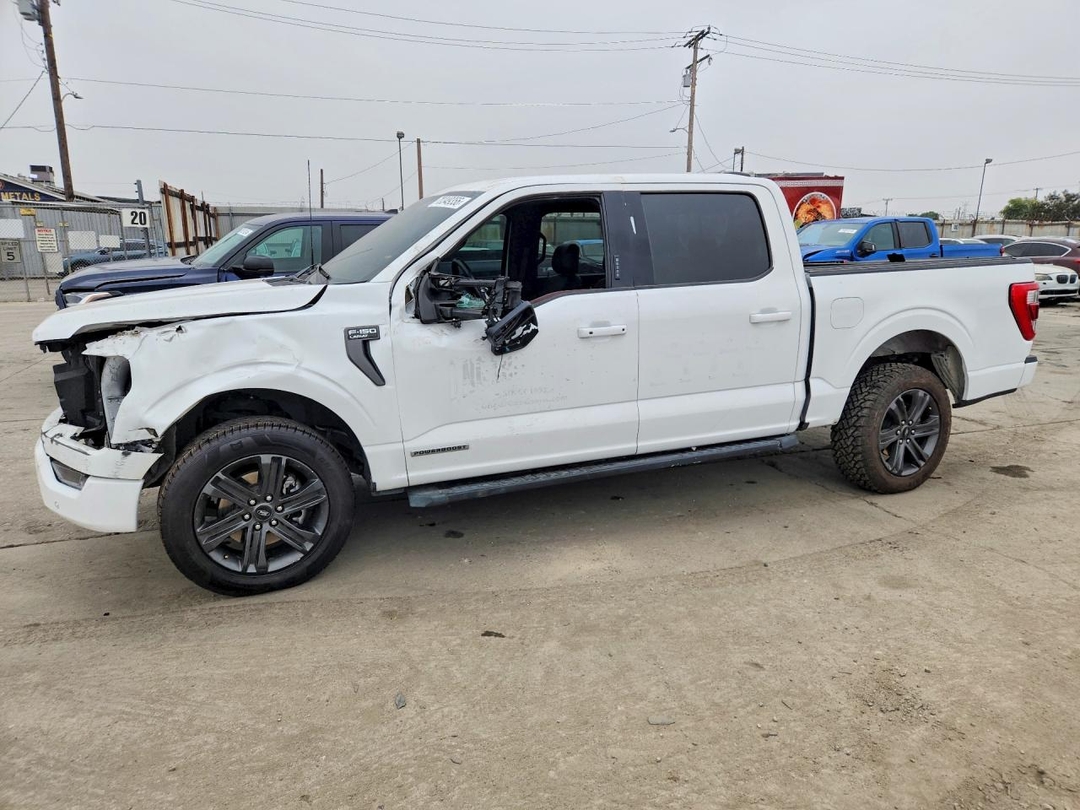 Вид 2023 FORD F150 SUPERCREW, угол 1