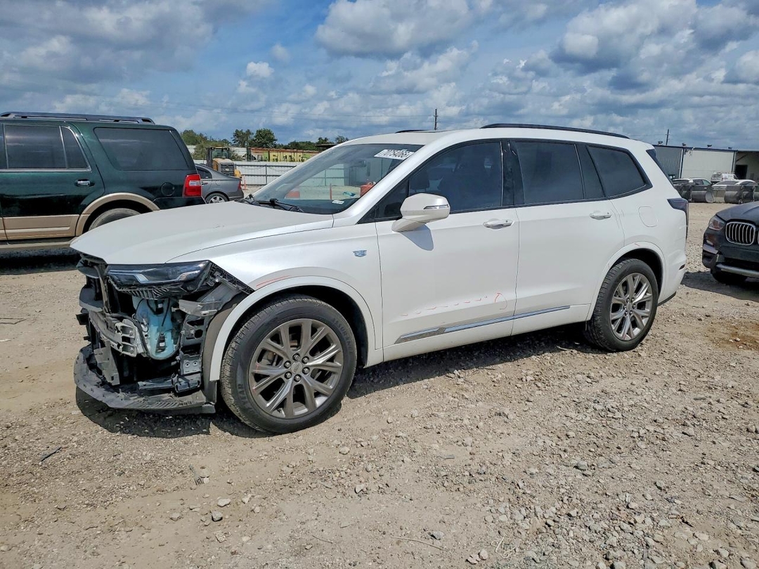 Vue de 2020 CADILLAC XT6 SPORT, angle 1