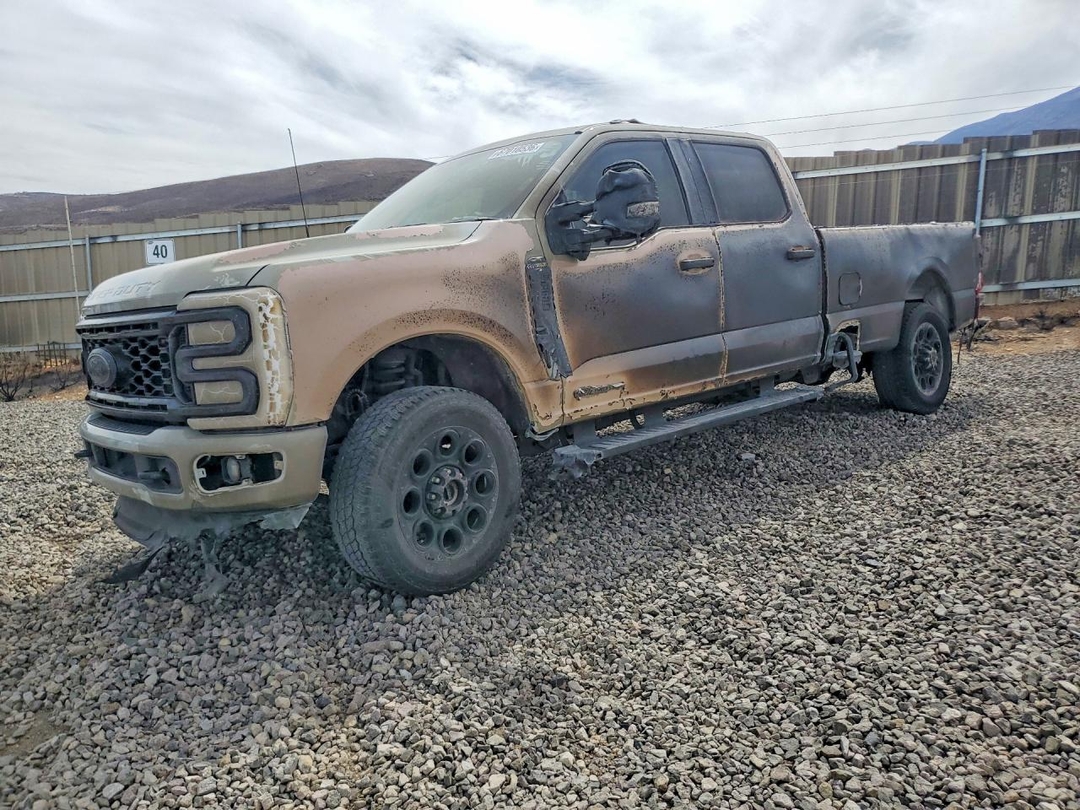 Vue de 2025 FORD F350 SUPER DUTY, angle 1
