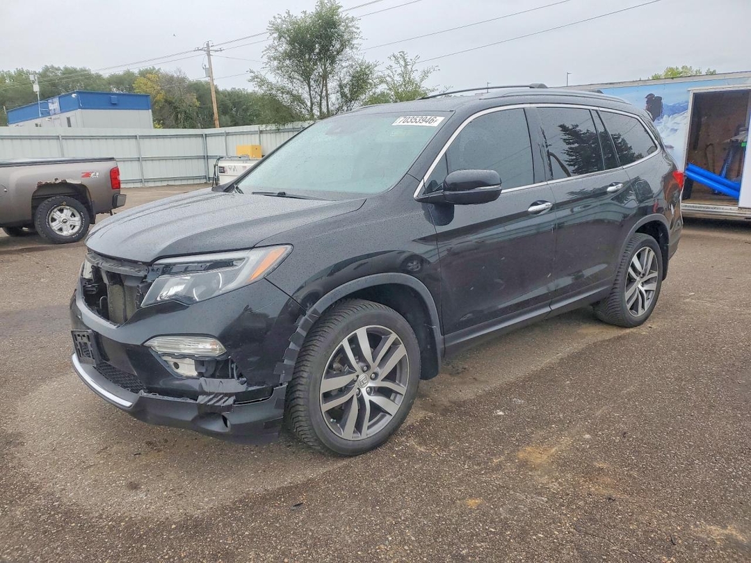 Вид 2017 HONDA PILOT TOURING, угол 1