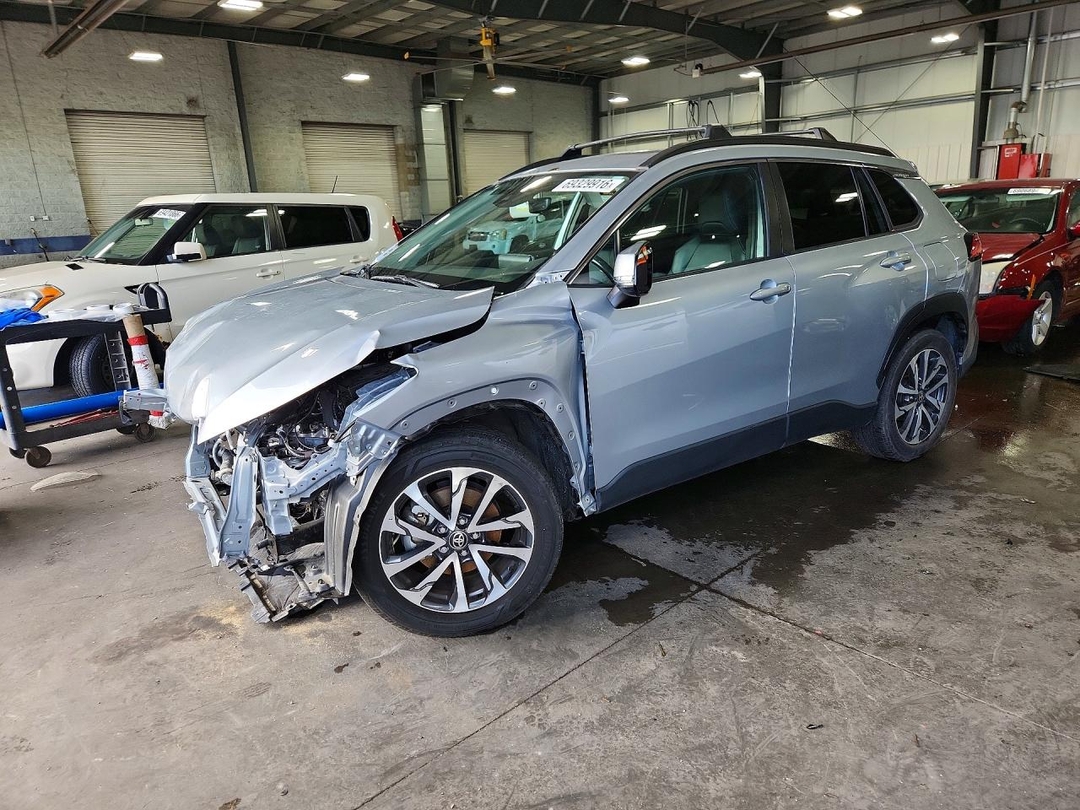 Vue de 2022 TOYOTA COROLLA CROSS XLE, angle 1