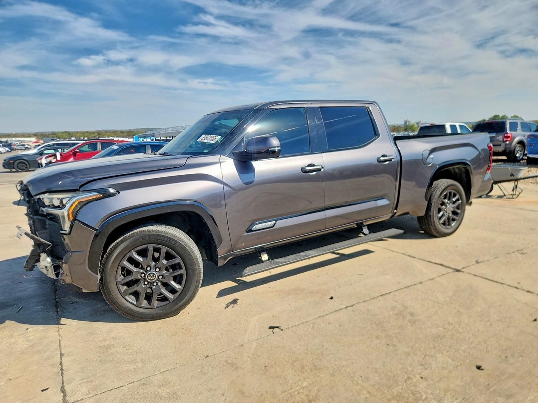 Вид 2022 TOYOTA TUNDRA PLATINUM, угол 1