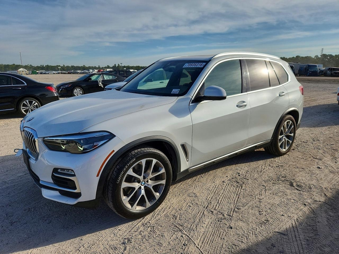 Vue de 2020 BMW X5 XDRIVE40I, angle 1