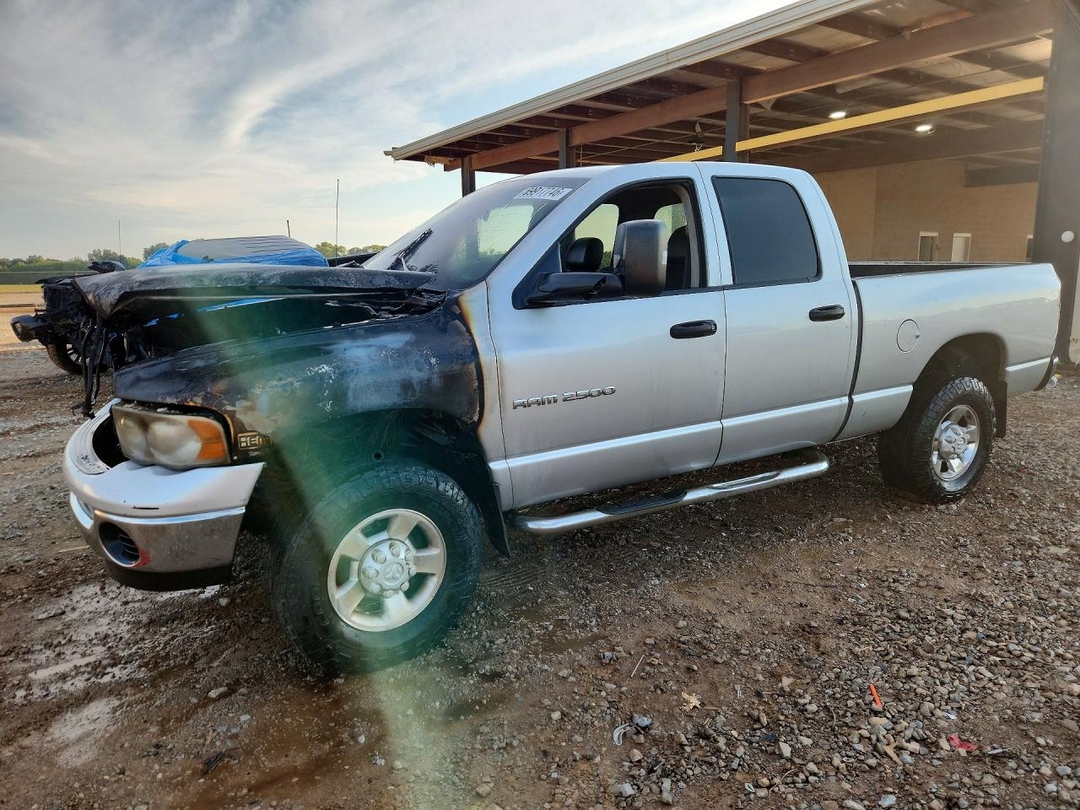 Vue de 2003 DODGE RAM 2500 ST, angle 1