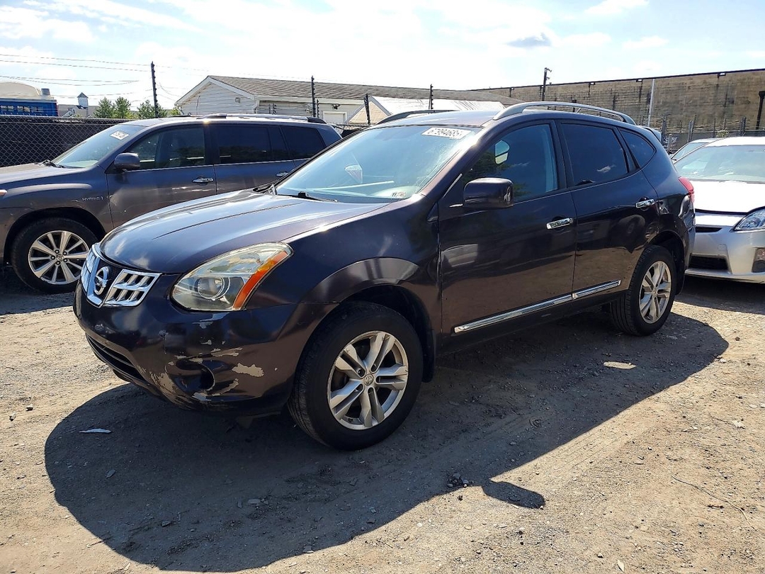 Вид 2013 NISSAN ROGUE S, угол 1